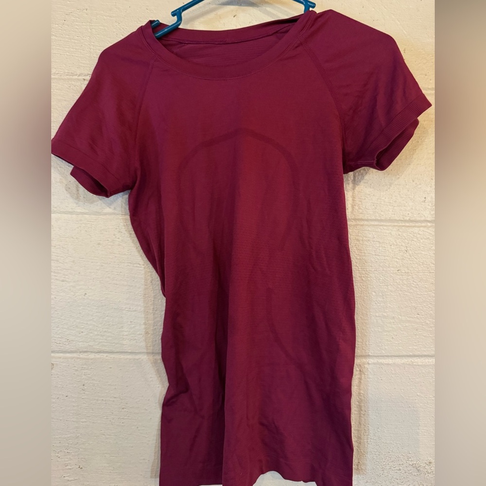 Women's Lululemon, pink shirt, like new
